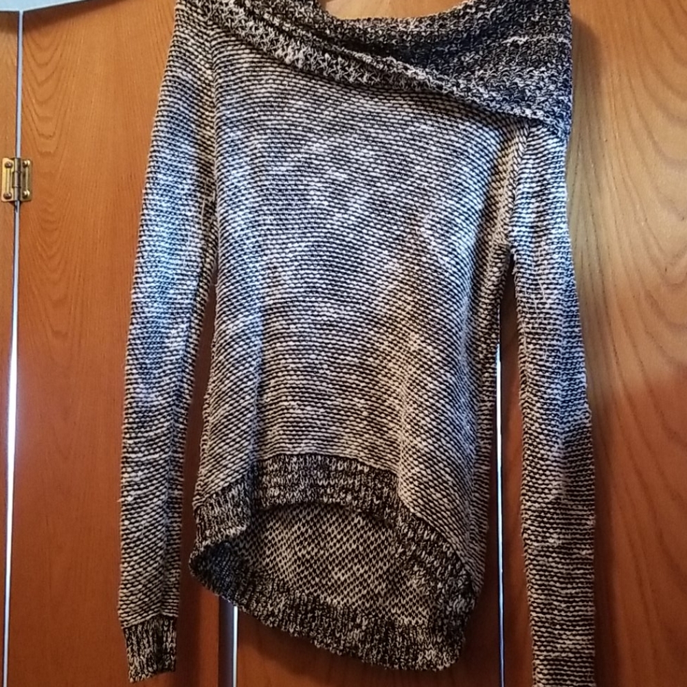 Gray/ Black Sweater